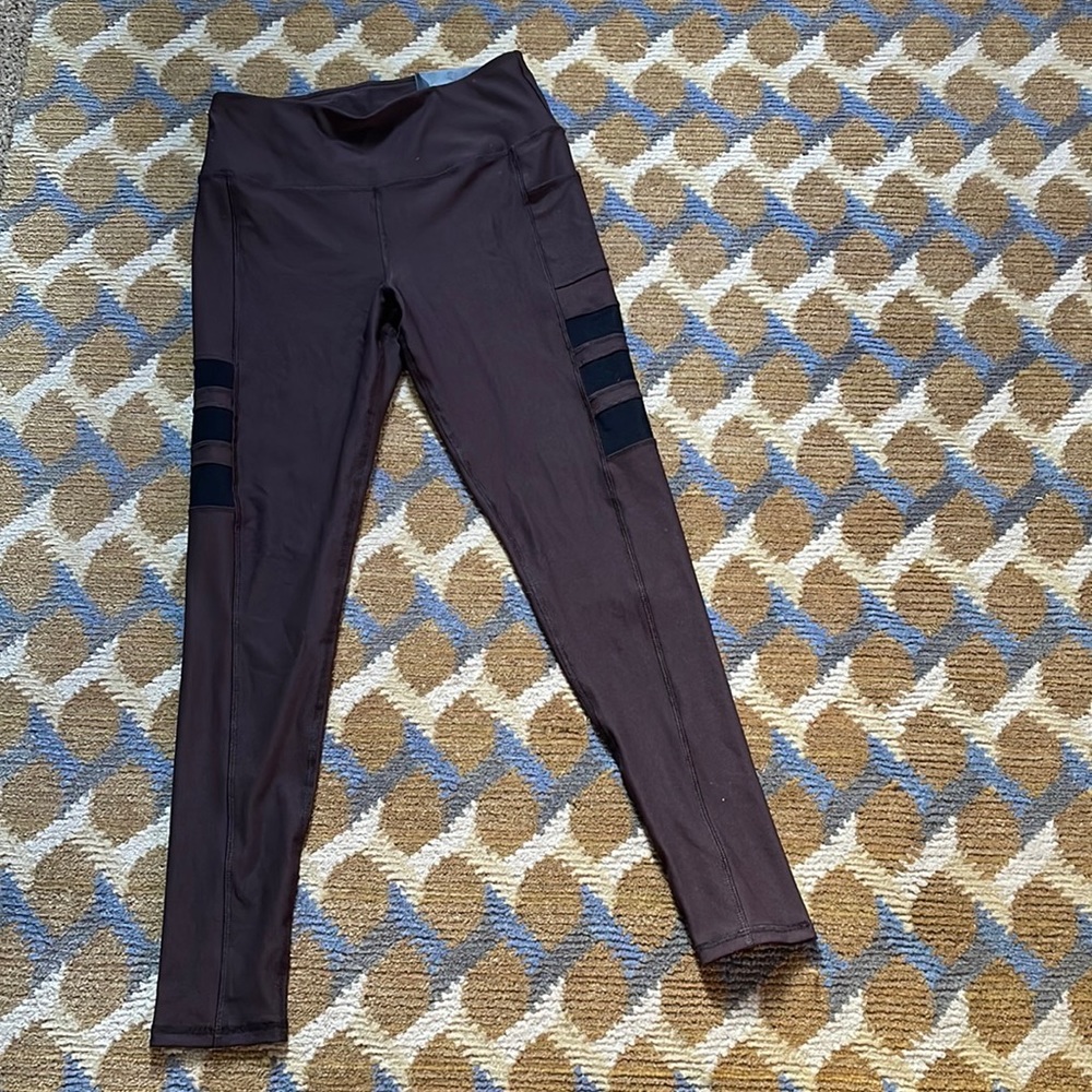 Gottex mesh inset tummy control leggings . Size large